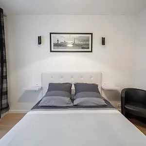 https://near-eiffl-towerbeautiful-family-flat.fr-paris.fr