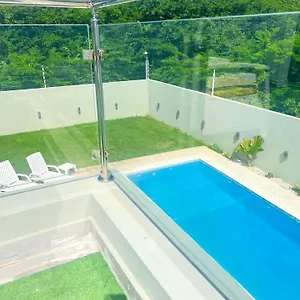 https://5-star-villa-minutes-from-airport-and-beaches.comcaribbean.com