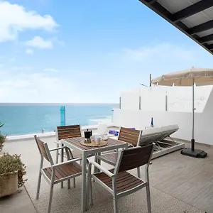 https://callao-beach-8.in-canary-islands.com